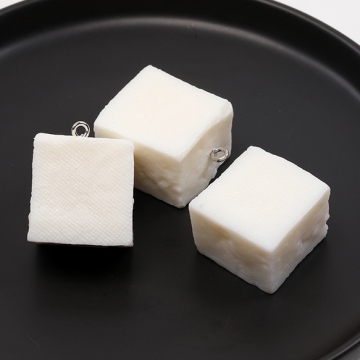 チャームパーツ プラスチック製 食べ物チャーム 豆腐チャーム キーホルダーパーツ 食品サンプル カン付き 2×2.5×3cm（2ヶ）